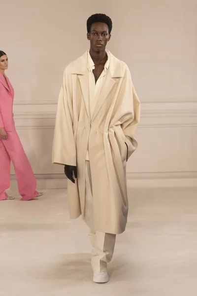 Look 25